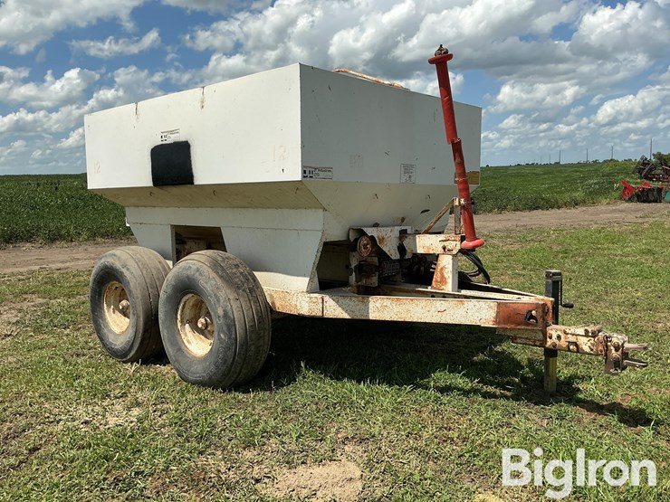 jt-pull-type-dry-fertilizer-spreader-image-3