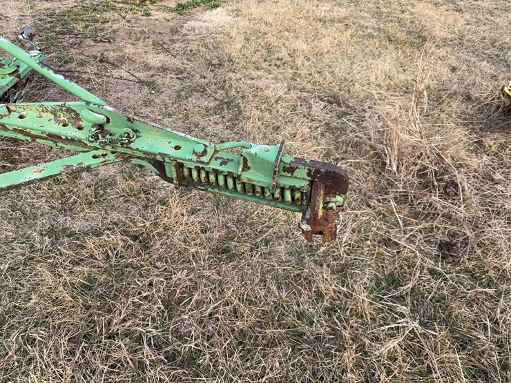 john-deere-pull-type-two-bottom-plow-image-11