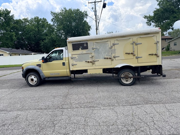 2010-ford-f550-image-6