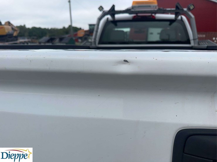 2016-chevrolet-silverado-2500-image-15
