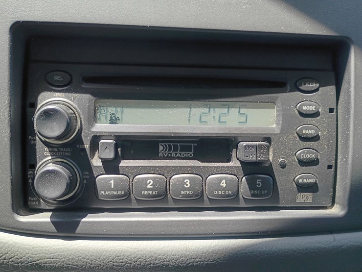 2005-ford-e450-image-42