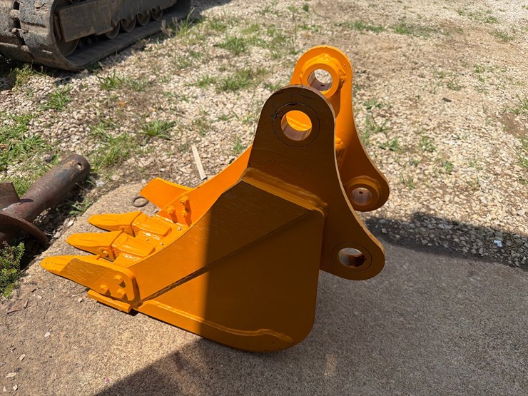 #25034-•-cat305-12"-bucket-excavator-attachment-image-3