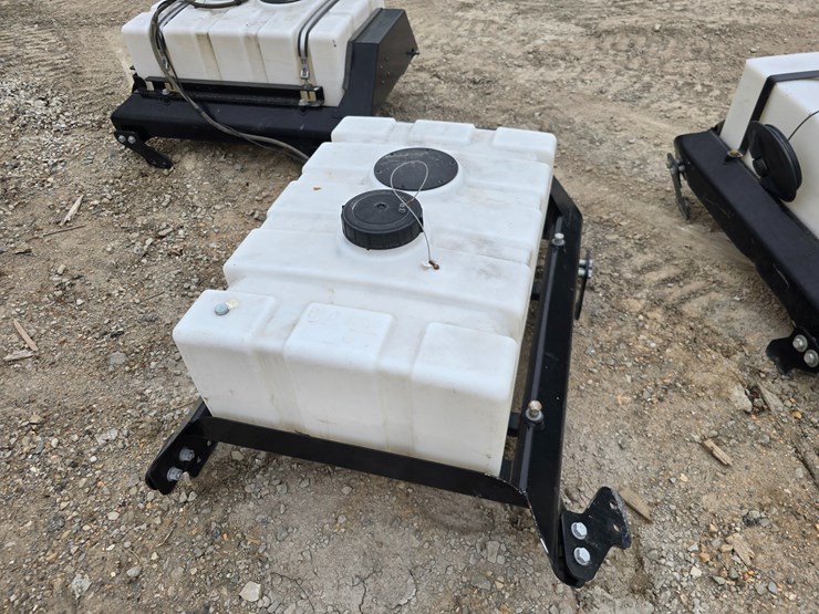 #23964-•-sprayer-tank-skid-steer-roof-mount-image-2