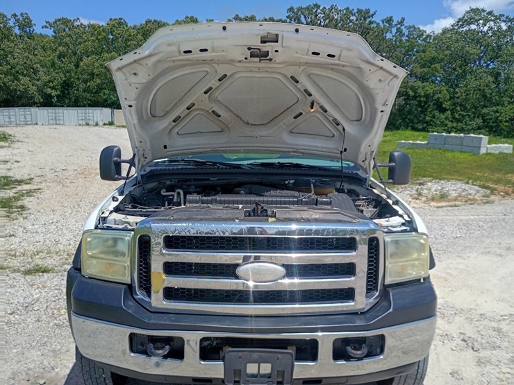 2007-ford-f550-image-17