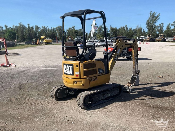 2014-caterpillar-301.7d-cr-image-3