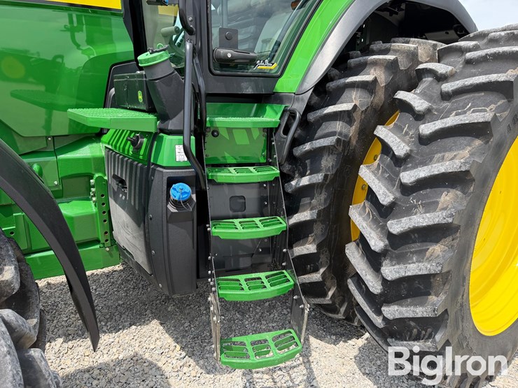 2025-john-deere-8r-370-image-13