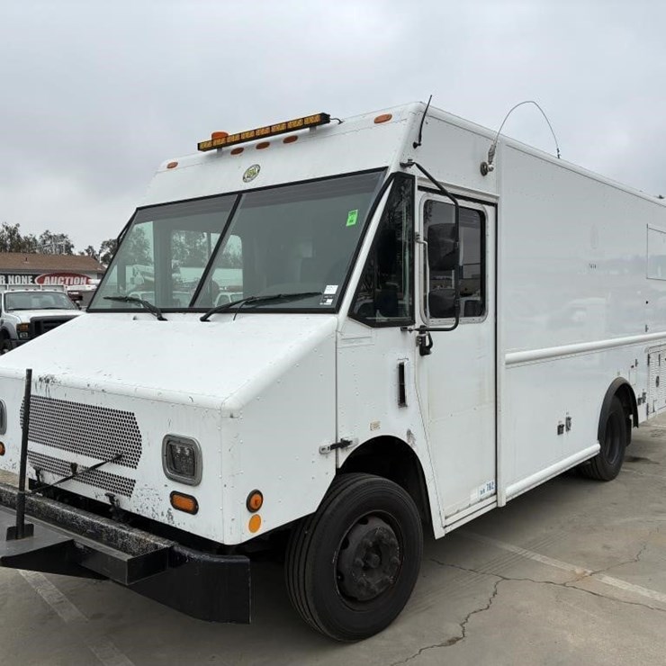 2008 WORKHORSE W62