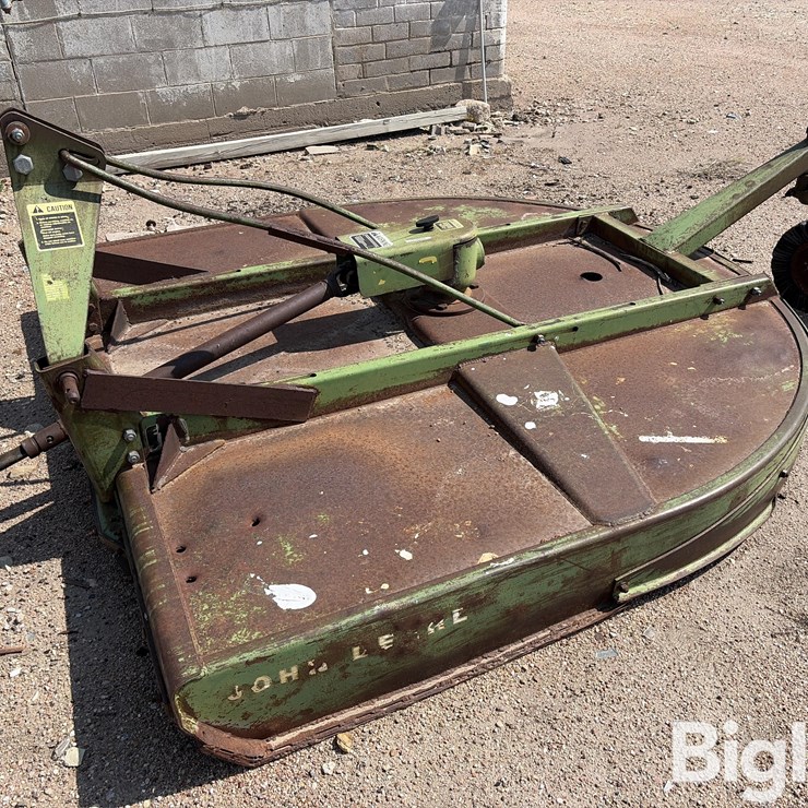 JOHN DEERE 709