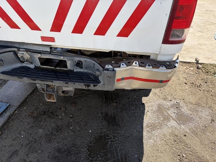2012-gmc-sierra-3500-image-8