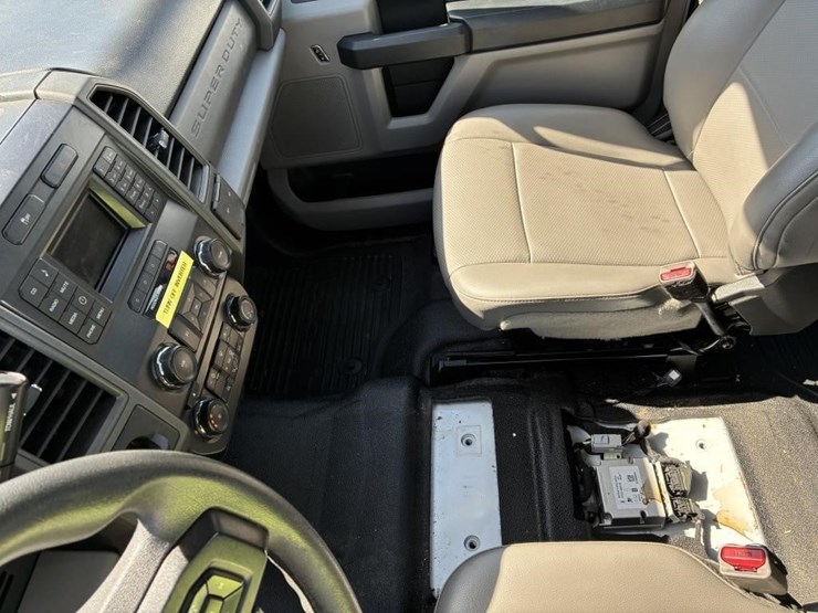 2017-ford-f250-xl-image-18