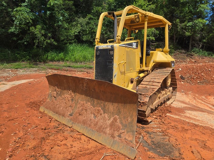 2005-caterpillar-d5n-xl-image-1