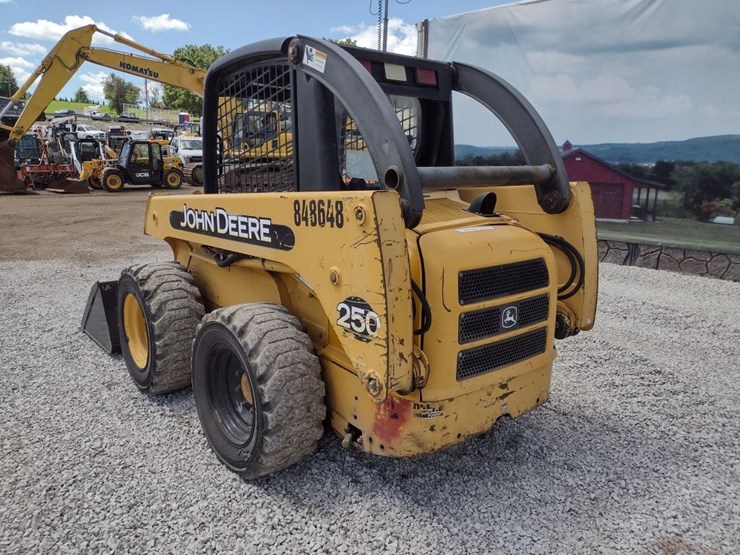john-deere-250-image-24
