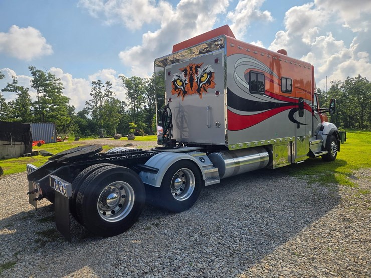 2019-kenworth-t880-image-15