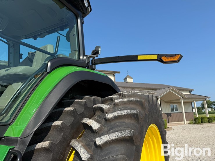 2025-john-deere-8r-340-image-15