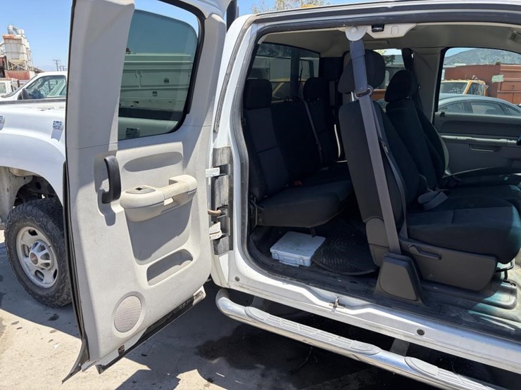 2012-gmc-sierra-2500-image-15