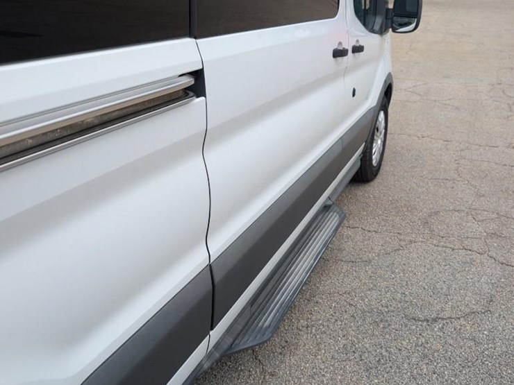 2016-ford-transit-image-24