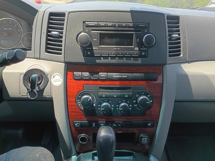2007-jeep-grand-cherokee-image-39