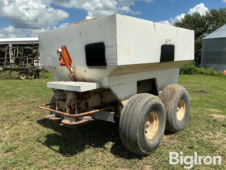 jt-pull-type-dry-fertilizer-spreader-image-5