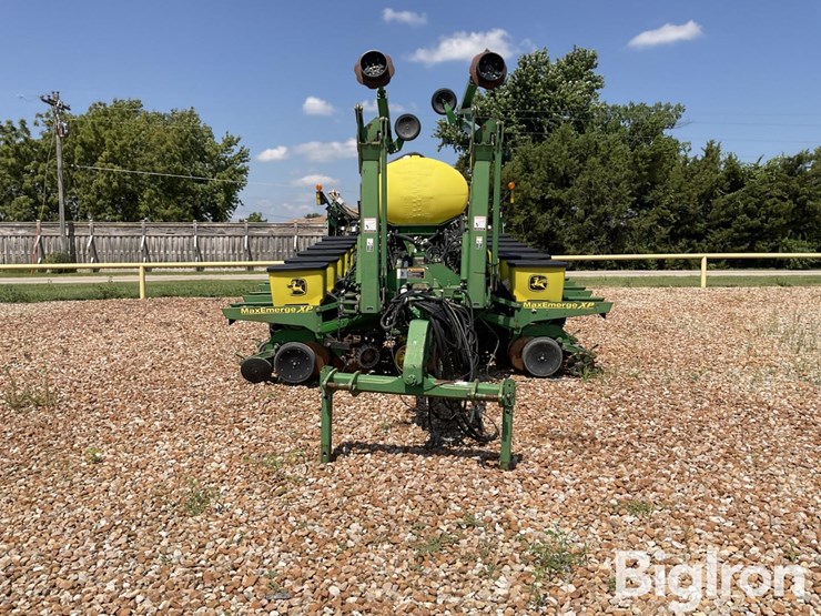 2010-john-deere-1770nt-image-2