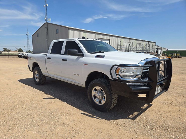 2020-ram-2500-tradesman-image-2