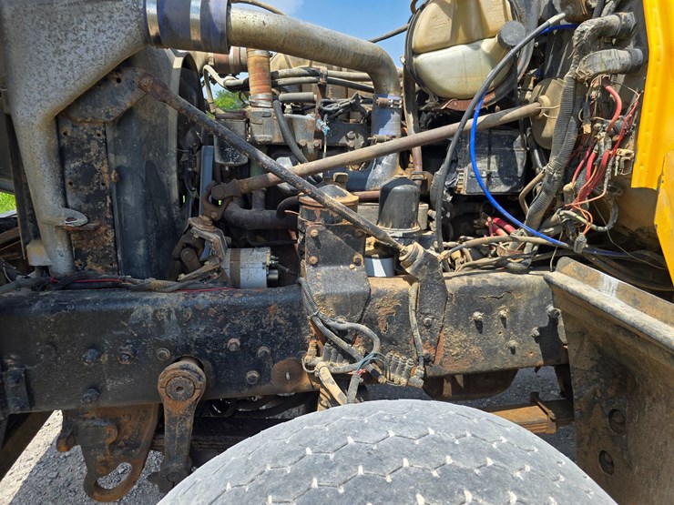 2002-mack-rd688s-image-75