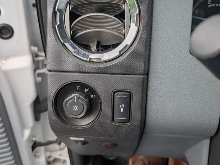 2018-ford-f650-image-22