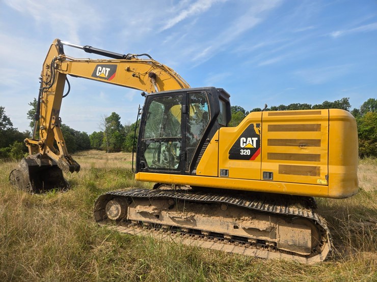 2019-caterpillar-320-image-10