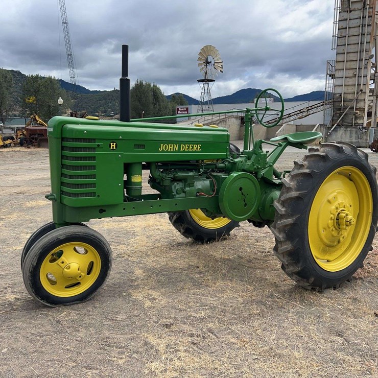 JOHN DEERE H