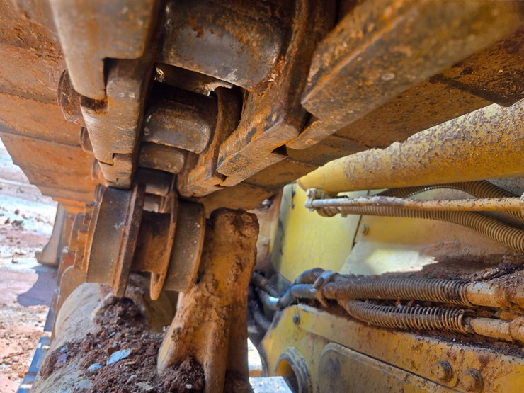 2005-caterpillar-d5n-xl-image-80