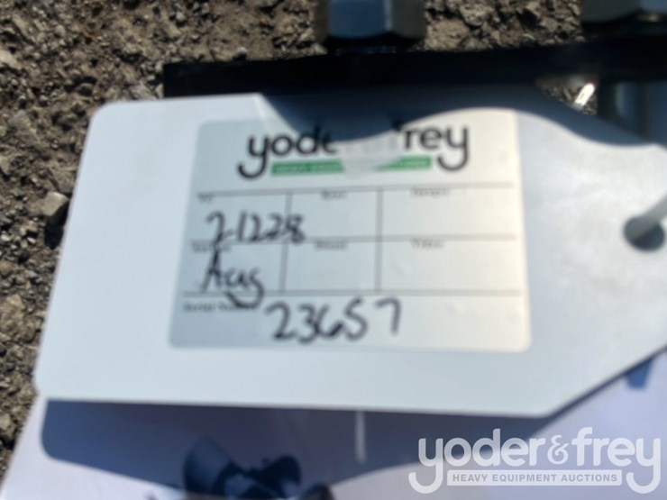 unused-tpm-quick-hitch,-1"-pin-hole-to-suit-0.8-1.4-ton-mini-excavators-image-6