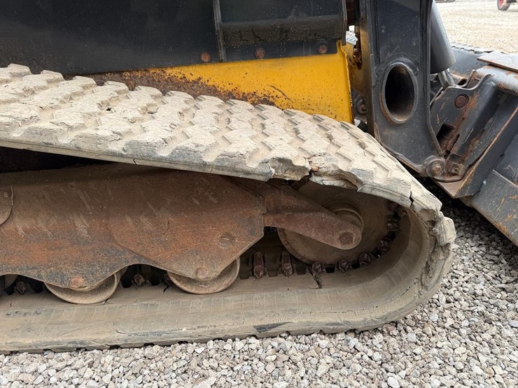2019-new-holland-c232-image-14