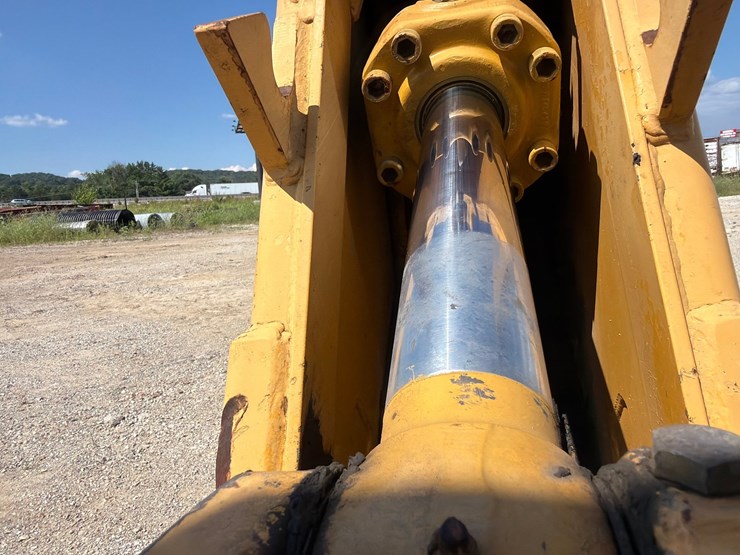 2000-deere-710d-image-118