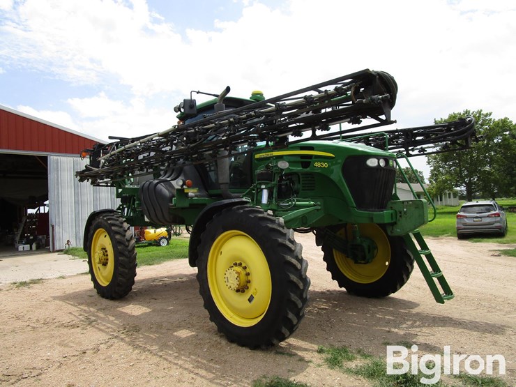 2013-john-deere-4830-image-3
