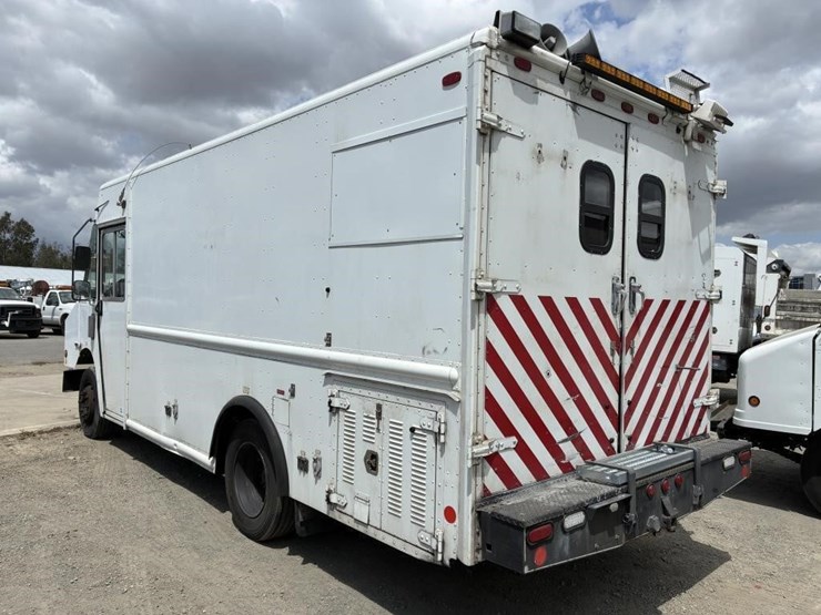 2008-workhorse-w62-image-4