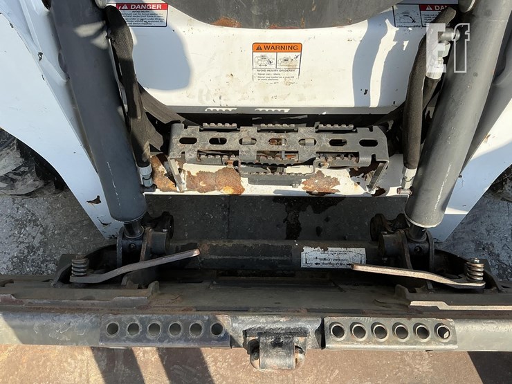 2013-bobcat-s570-image-10