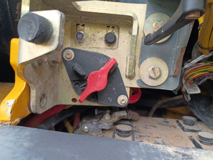 #24824-•-2008-john-deere-755d-crawler-loader-image-23