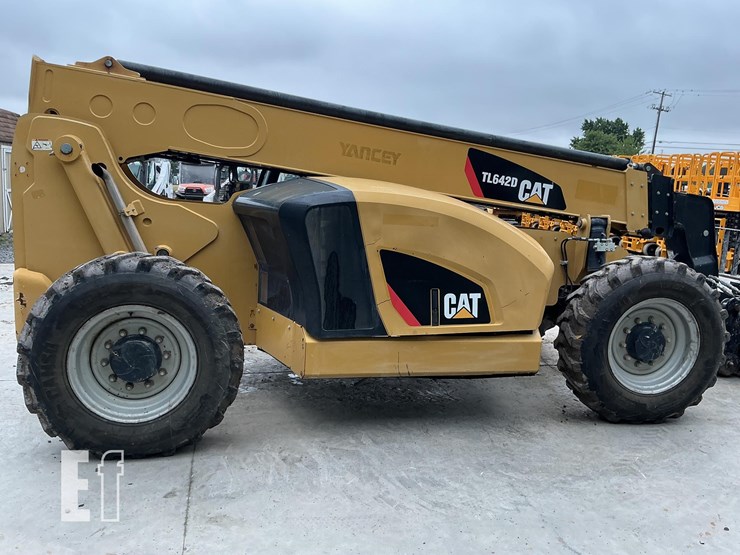 2017-caterpillar-tl642d-image-5