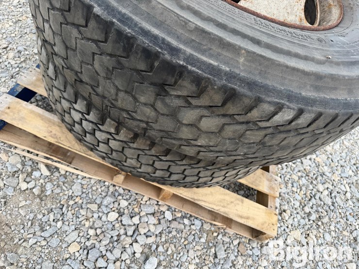 bridgestone-295/75r22.5-tires-&-rims-image-13