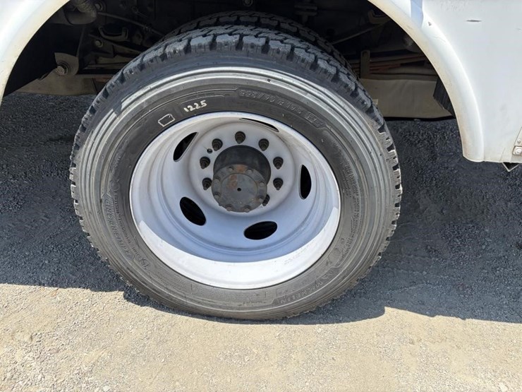 2015-ford-f550-xlt-image-5
