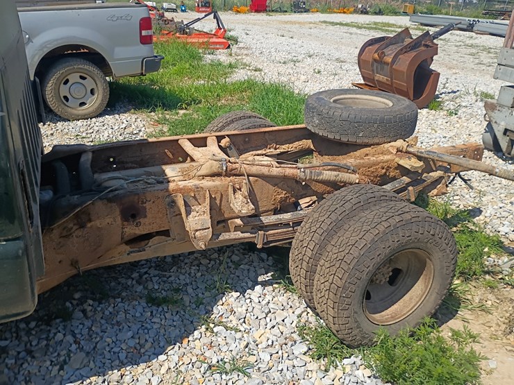 2001-chevrolet-silverado-3500-image-41