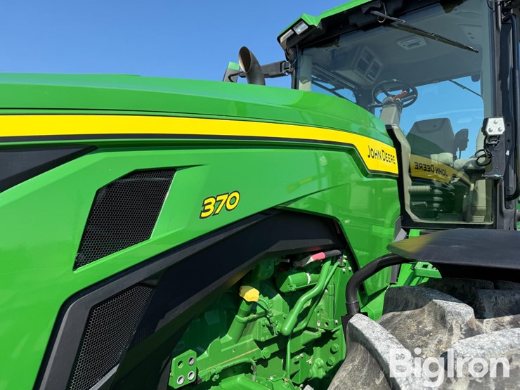 2024-john-deere-8r-370-image-11