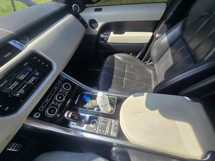 2016-land-rover-range-rover-image-30