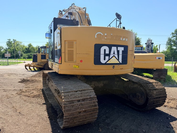 2010-caterpillar-328d-image-7