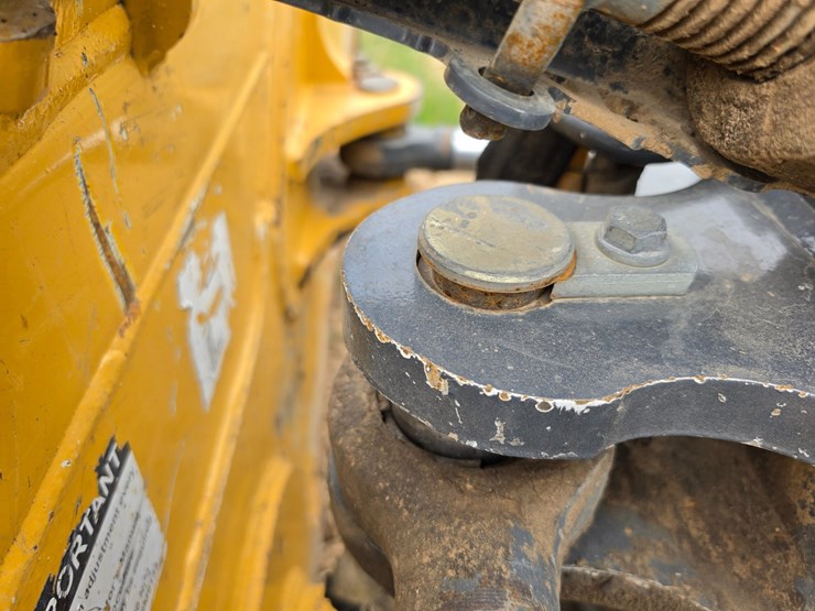 2015-deere-700k-image-107