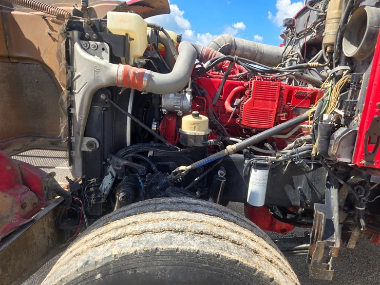 2009-peterbilt-367-image-22