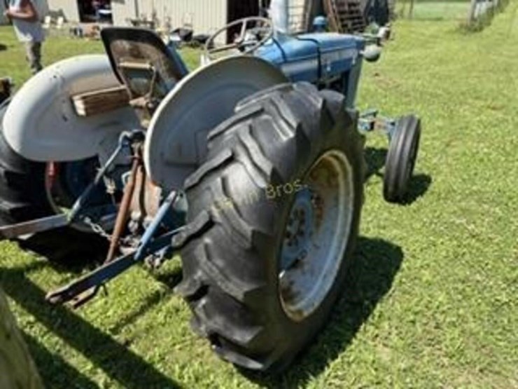 ford-3000-image-2