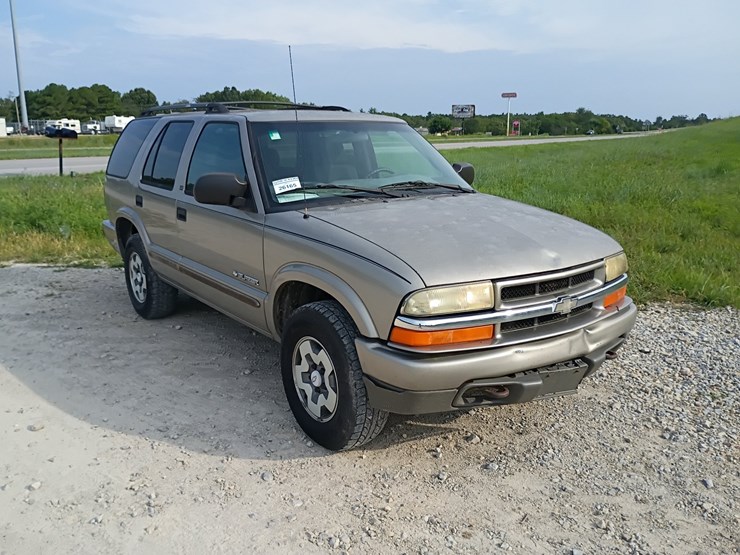 2003-chevrolet-blazer-image-13