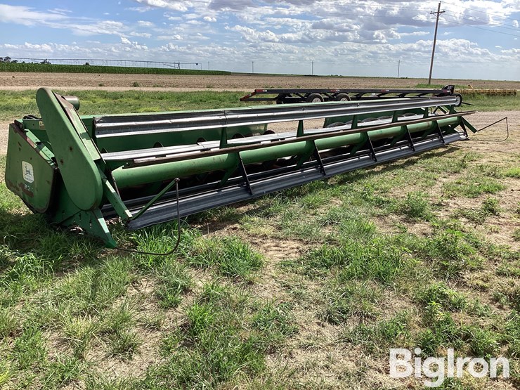 john-deere-230-image-3