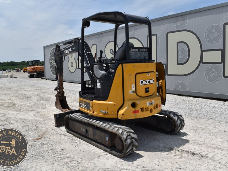 2020-deere-35g-image-3