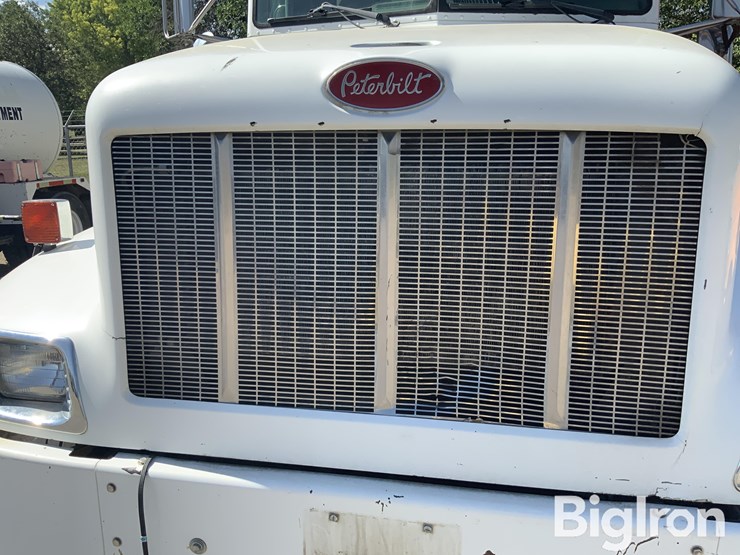 2004-peterbilt-330-image-11